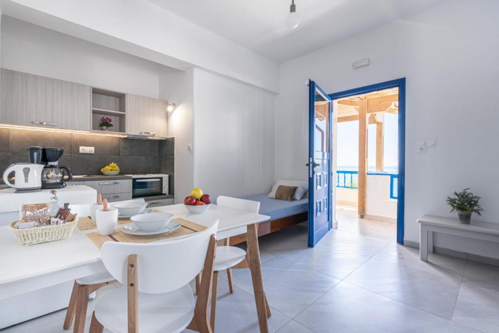 Creta Sky Apartment Achlia Exterior photo